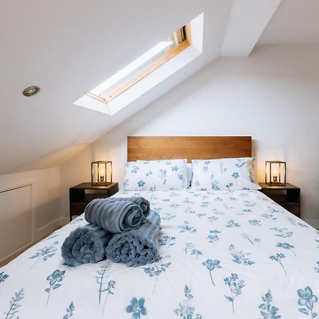 Luxury And Bright Bedrooms In Queens Park 런던 외부 사진