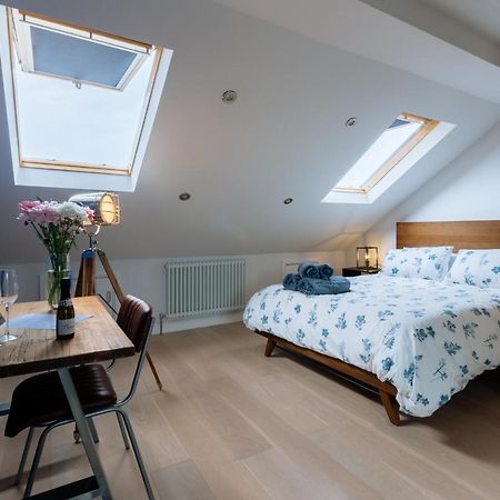 Luxury And Bright Bedrooms In Queens Park 런던 외부 사진